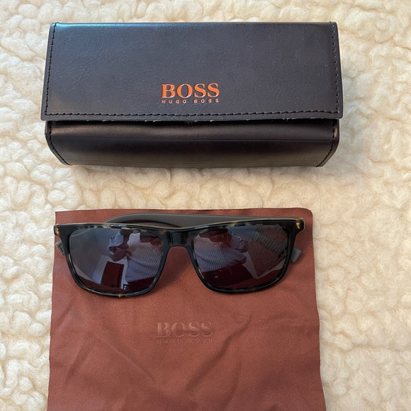 Hugo Boss sunglasses - brand new with case - Picture 1 of 7